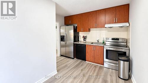 UPPER - 34 CARUS AVENUE , Toronto, Ontario M6G 2A4 4