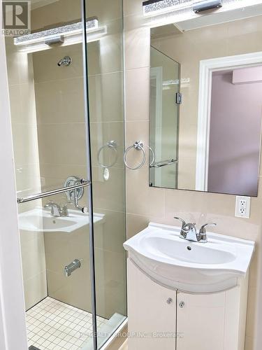 UPPER - 34 CARUS AVENUE , Toronto, Ontario M6G 2A4 5