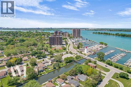 1362 Elsmere, Windsor, ON 