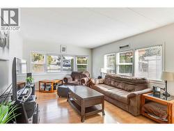 Tons of room for relaxing - 