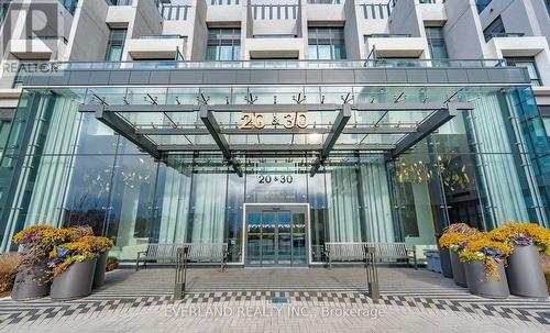 443 - 20 INN ON THE PARK DRIVE , Toronto, Ontario M3C 0P8 2