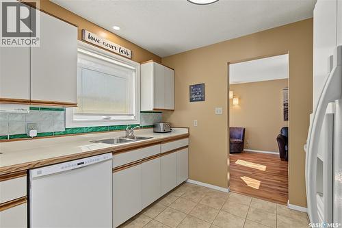 1227 2Nd Avenue Nw, Moose Jaw, SK 