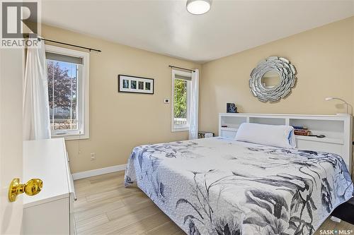 1227 2Nd Avenue Nw, Moose Jaw, SK 