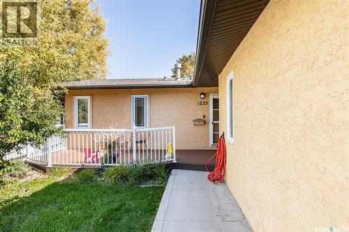 1227 2Nd Avenue Nw, Moose Jaw, SK 