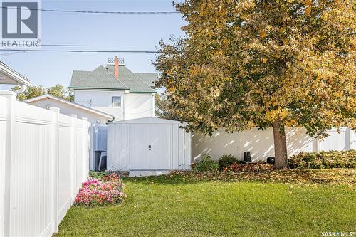 1227 2Nd Avenue Nw, Moose Jaw, SK 