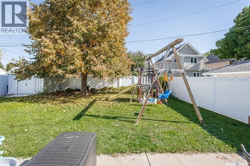 1227 2Nd Avenue Nw, Moose Jaw, SK 