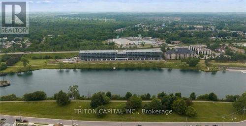 PH 18 - 350 PRINCE CHARLES DRIVE S , Welland, Ontario L3C 5A6 4