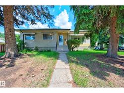 7704 104 AV NW  Edmonton, AB T6A 0Y3