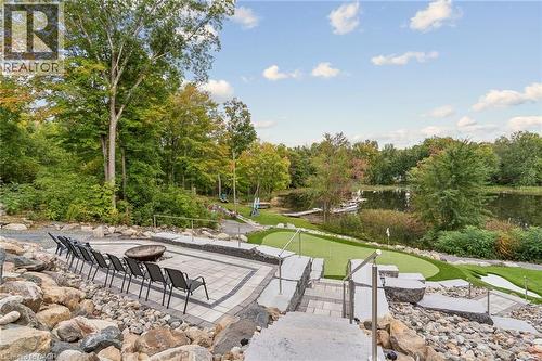 527 Pine Point Lane, Madoc, ON 