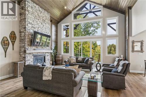 527 Pine Point Lane, Madoc, ON 