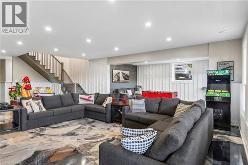 527 Pine Point Lane, Madoc, ON 