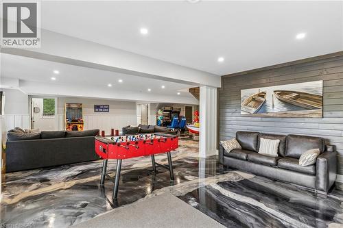 527 Pine Point Lane, Madoc, ON 
