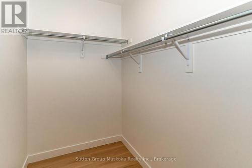 Walk-in closet in Primary - 33 Shaw Crescent, Huntsville (Chaffey), ON 