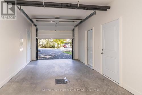 Garage - 33 Shaw Crescent, Huntsville (Chaffey), ON 