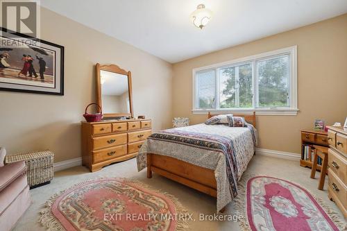 1866 Lenester Avenue, Ottawa, ON 