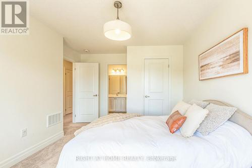 68 Wood Crescent, Essa, ON 