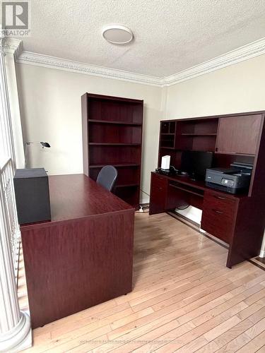 Den/Office - 227 Hickling Trail, Barrie, ON 