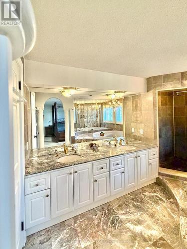 ensuite Bath - 227 Hickling Trail, Barrie, ON 