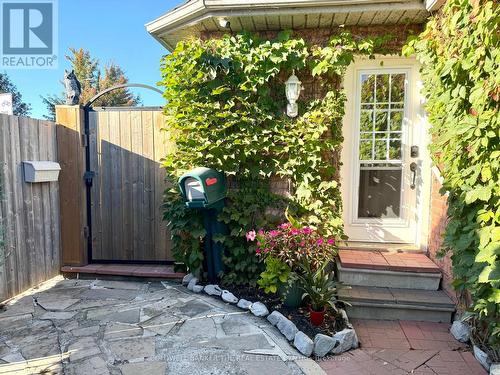 Front - 227 Hickling Trail, Barrie, ON 