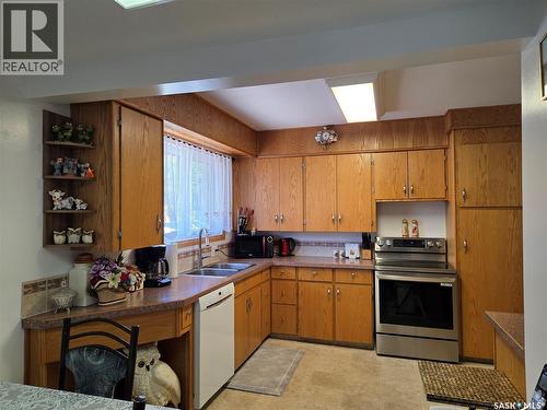 817 Stadacona Street E, Moose Jaw, SK 
