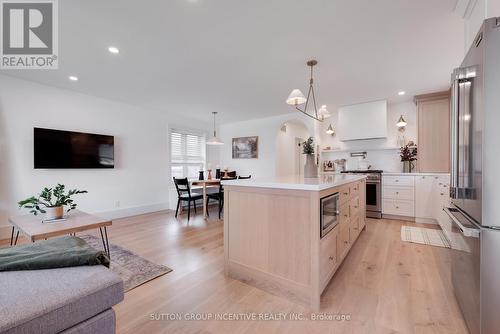 16 Robindale Avenue, Toronto, ON 