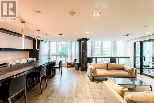 1412 - 4065 Confederation Parkway, Mississauga, ON 