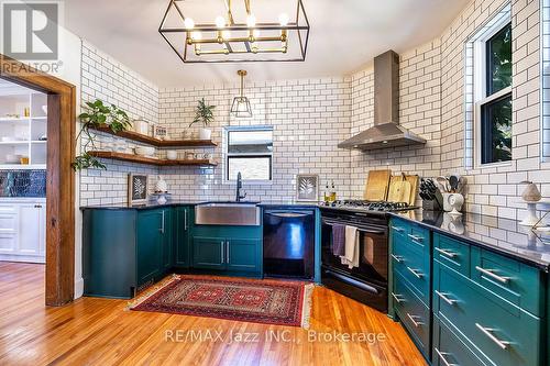 142 Adelaide Avenue W, Oshawa (O'Neill), ON 