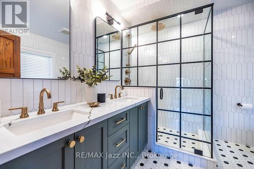 142 Adelaide Avenue W, Oshawa (O'Neill), ON 