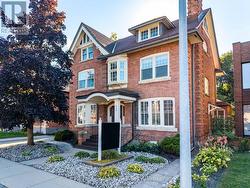 MAIN FLOOR - 912 2ND AVENUE W  Owen Sound, ON N4K 4M7