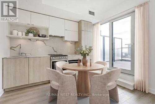 2707 - 100 QUEEN STREET E , Toronto, Ontario M5C 0B5 5