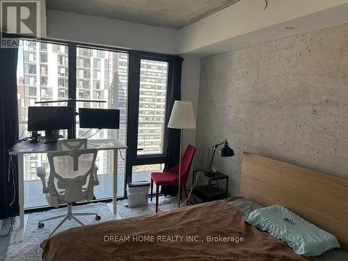 2003 - 47 MUTUAL STREET , Toronto, Ontario M5B 1A6 5