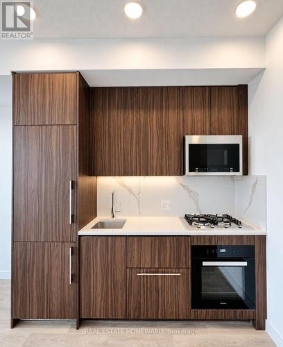 2707 - 68 ESTHER SHINER BOULEVARD , Toronto, Ontario M2K 0J6 3