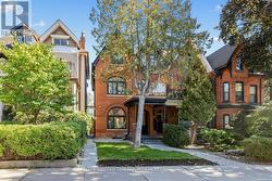 437 EUCLID AVENUE Toronto, ON M6G 2T1