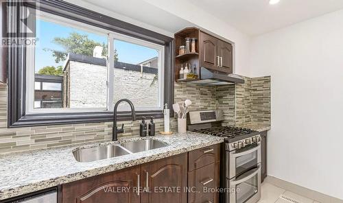 80 SAULTER STREET , Toronto, Ontario M4M 2H7 4