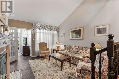Living Room - 16 - 32 Innesbrook Court, Ottawa, ON 