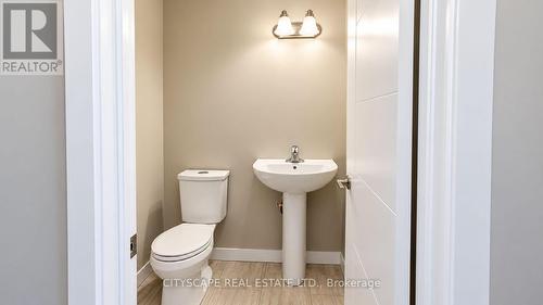 908 Robert Ferrie Drive, Kitchener, ON 