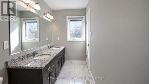 908 Robert Ferrie Drive, Kitchener, ON 
