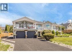 Long, double garage at the front - 