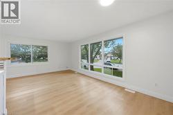 Bright open concept main floor living/dining - 