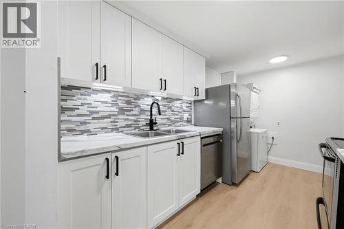 New cabinets & countertops - 3 Manley Crescent, Thorold, ON 
