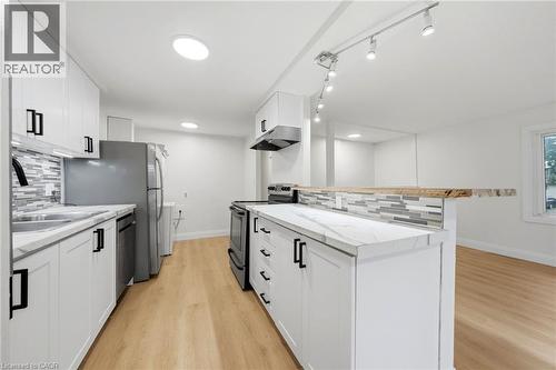 New cabinets & countertops - 3 Manley Crescent, Thorold, ON 