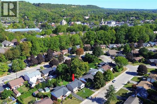 31 Kemp Drive, Hamilton, ON 