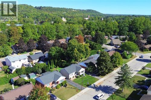 31 Kemp Drive, Hamilton, ON 