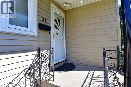31 Kemp Drive, Hamilton, ON 