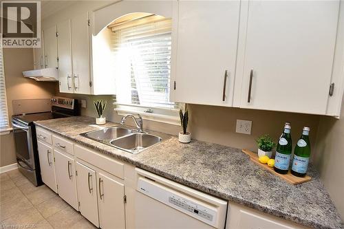 31 Kemp Drive, Hamilton, ON 