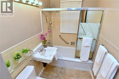 31 Kemp Drive, Hamilton, ON 