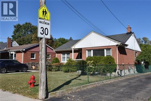 31 Kemp Drive, Hamilton, ON 