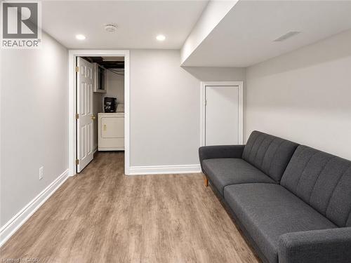 492 COURTLAND Avenue E Unit# LOWER , Kitchener, Ontario N2G 2W7 4