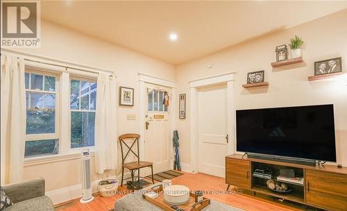 33 PALACE STREET , London East (East F), Ontario N6B 3A6 3