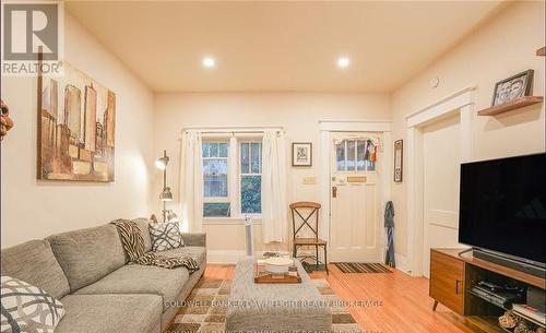 33 PALACE STREET , London East (East F), Ontario N6B 3A6 5
